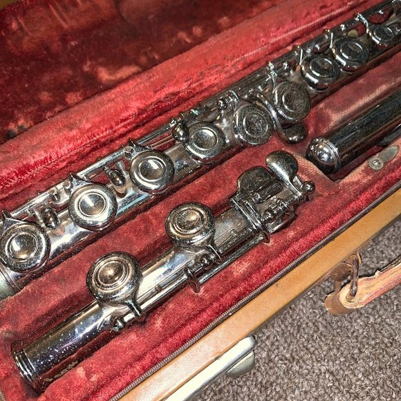 Vintage 1970s Artley Flute, Closed-Hole - Picture 4 of 6